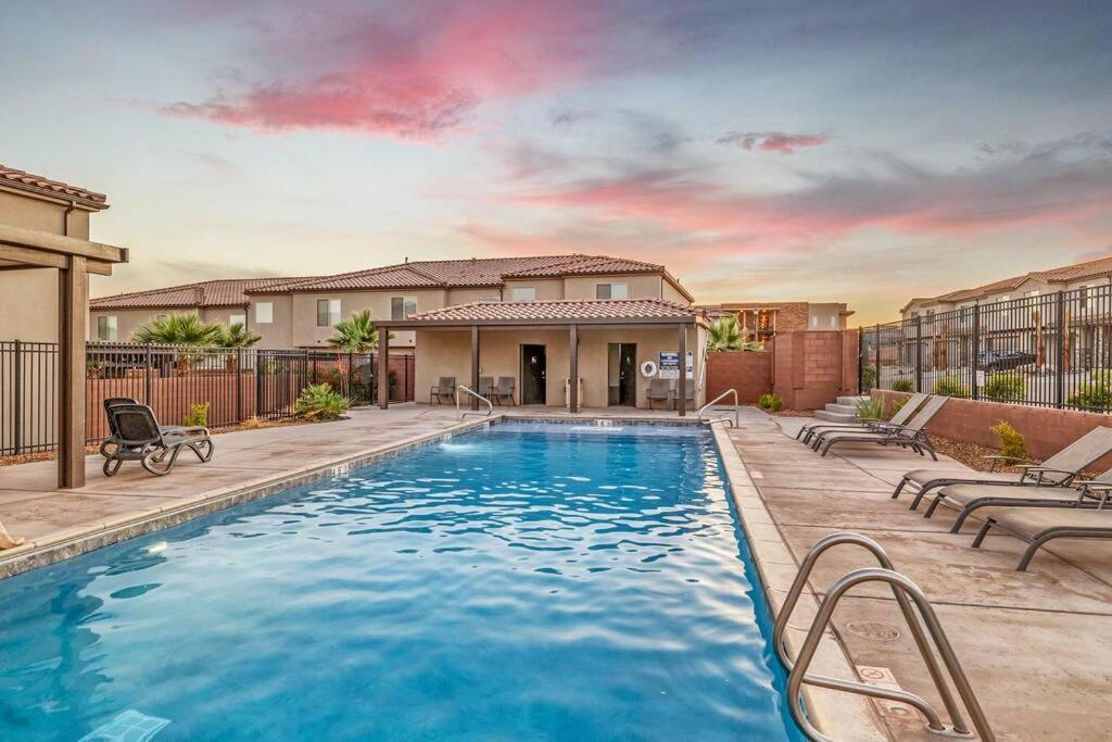 St George, Private Hot Tub/Patio, New Community Villa Вашингтон Екстериор снимка